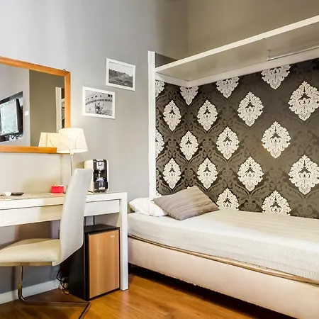Amoroma Bed and Breakfast 3*