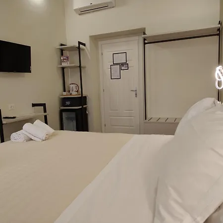 فندق مبيت وإفطار Amoroma 3*